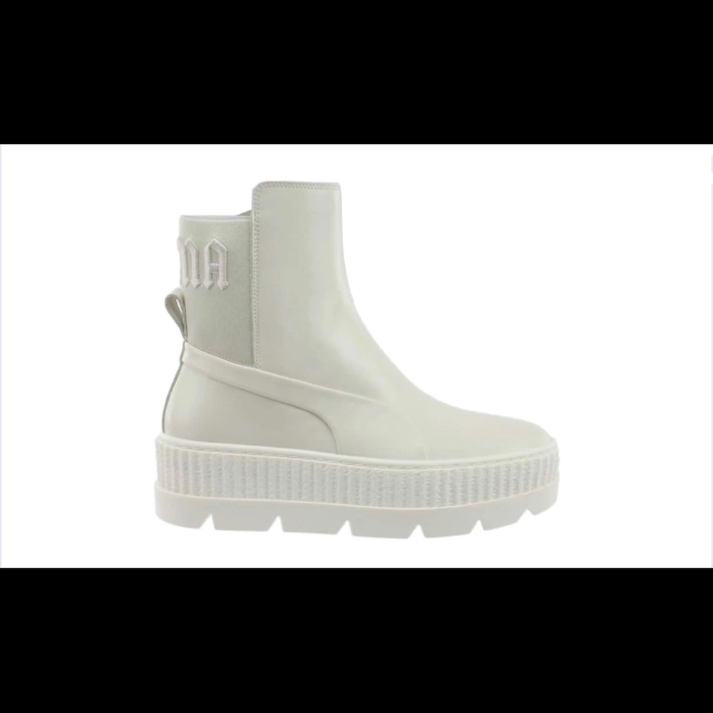BRAND NEW PUMA X FENTY CHELSEA BOOT 💚